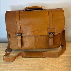 Kenneth Cole Men's Light Brown Full Grain Leather Messenger Bag Like New!!!